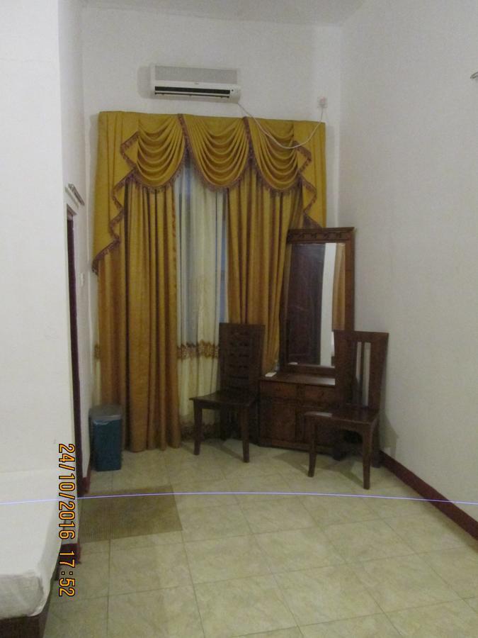Hotel Blue Whale Jaffna Exteriör bild