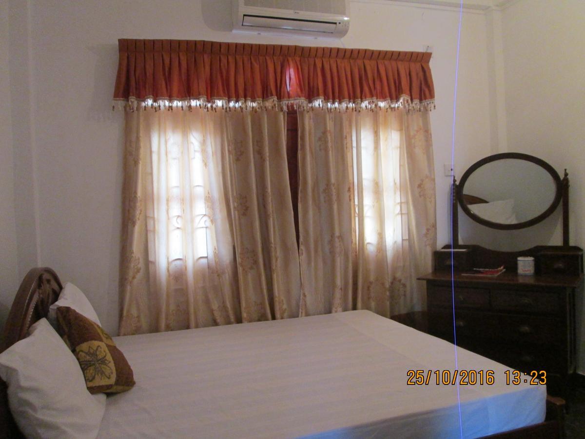 Hotel Blue Whale Jaffna Exteriör bild