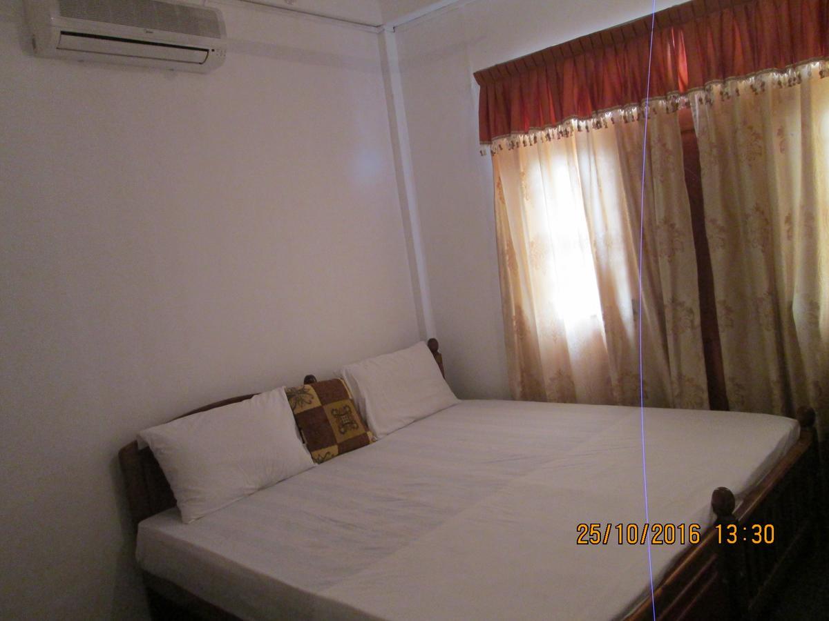 Hotel Blue Whale Jaffna Exteriör bild