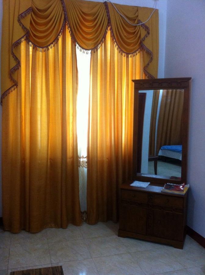 Hotel Blue Whale Jaffna Exteriör bild