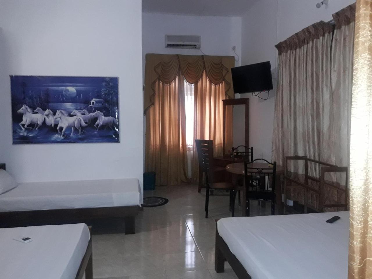 Hotel Blue Whale Jaffna Exteriör bild