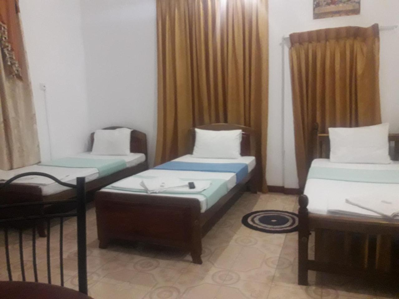 Hotel Blue Whale Jaffna Exteriör bild