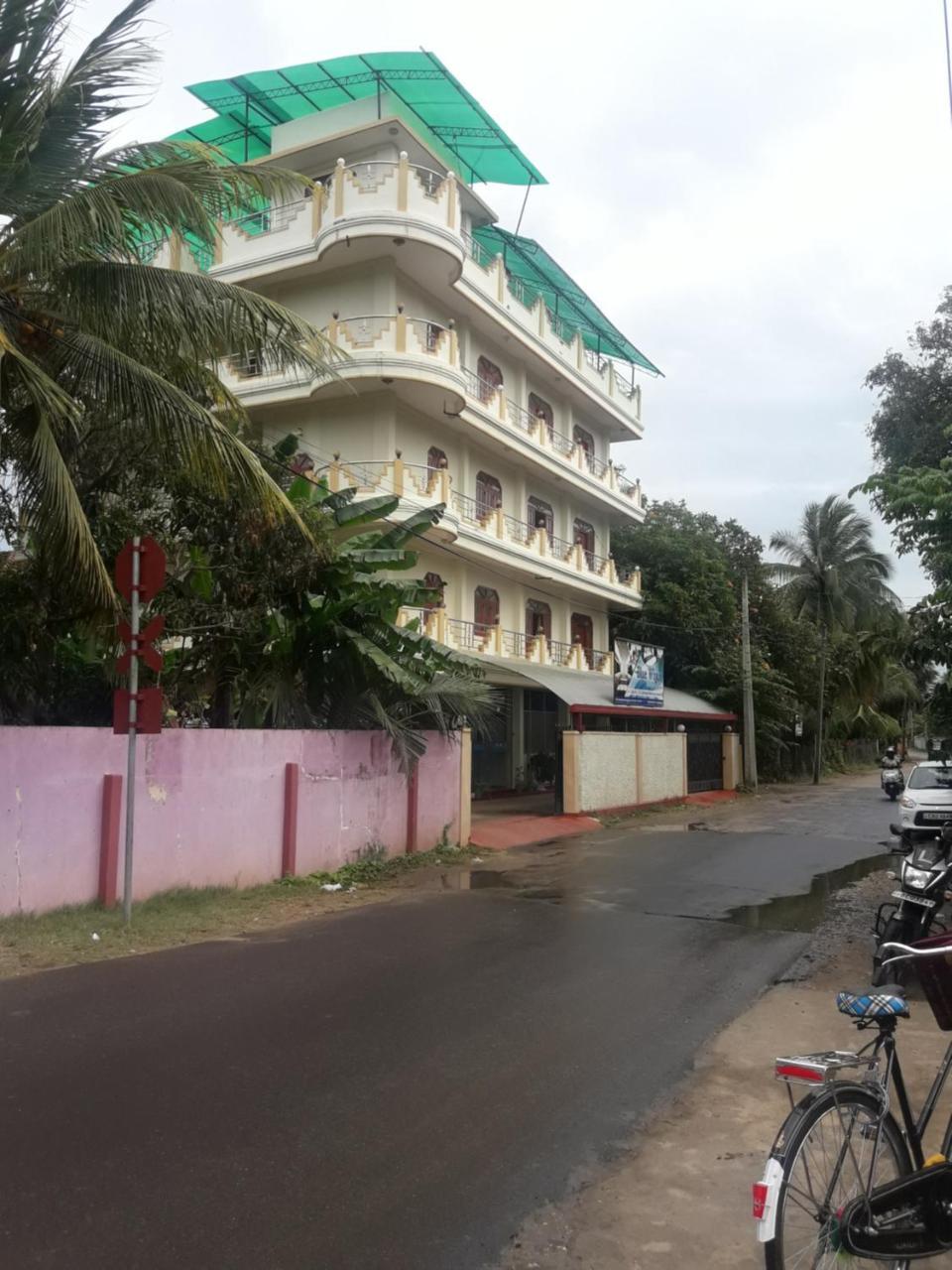 Hotel Blue Whale Jaffna Exteriör bild