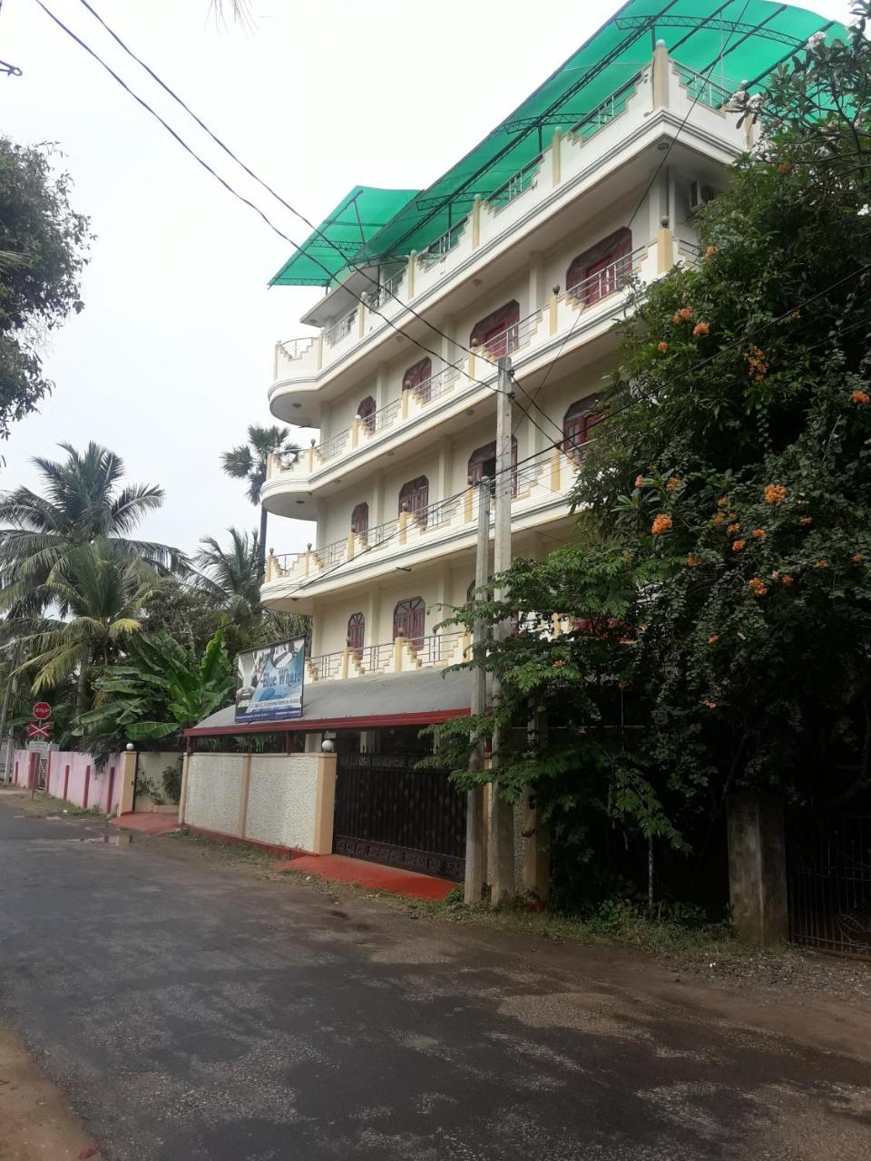 Hotel Blue Whale Jaffna Exteriör bild