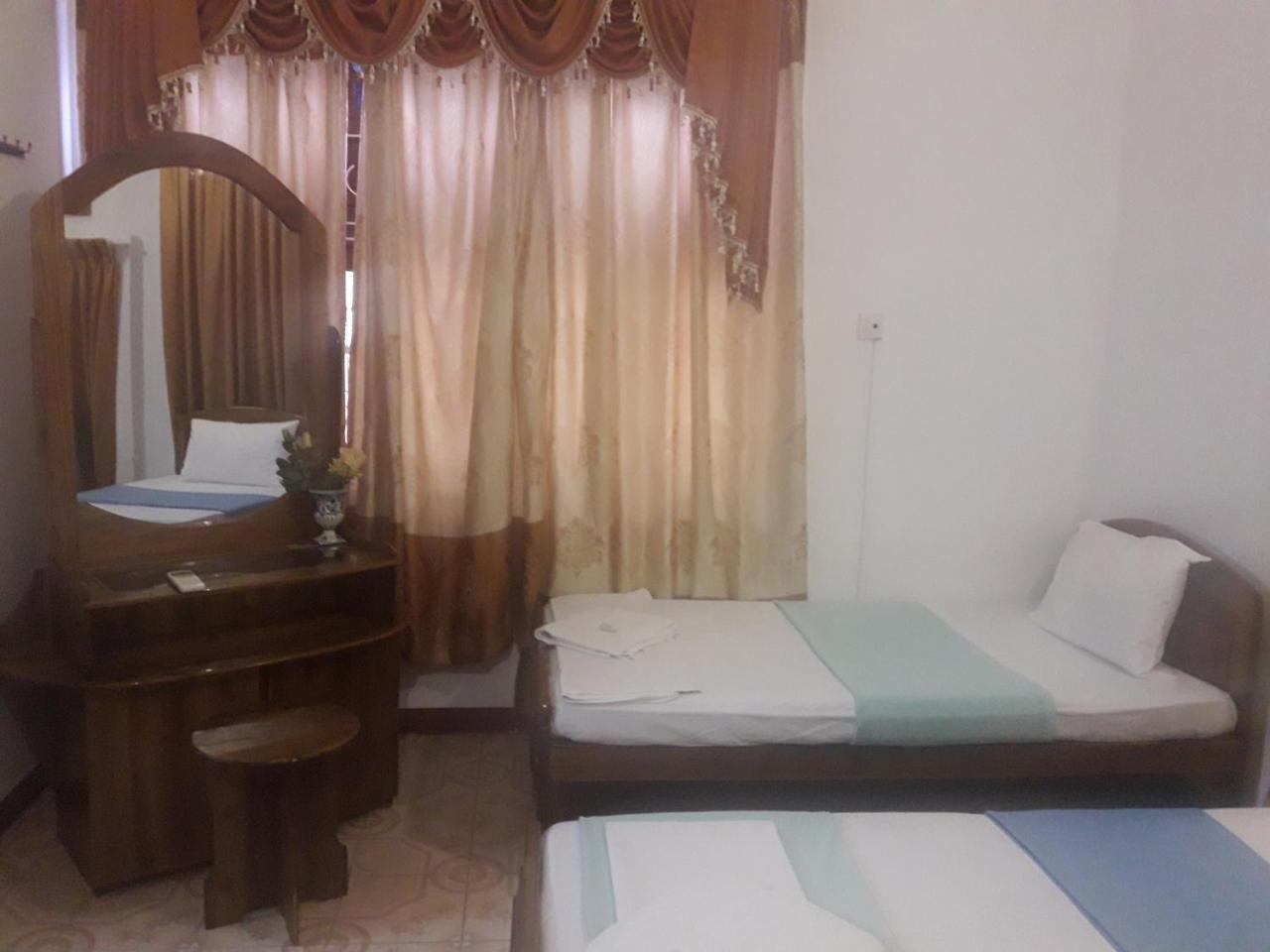 Hotel Blue Whale Jaffna Exteriör bild